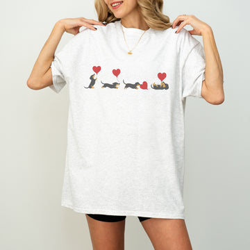 Dachshund With Heart Balloons Shirt – Valentine’s Day Sausage Dog Gift for Dog Mom