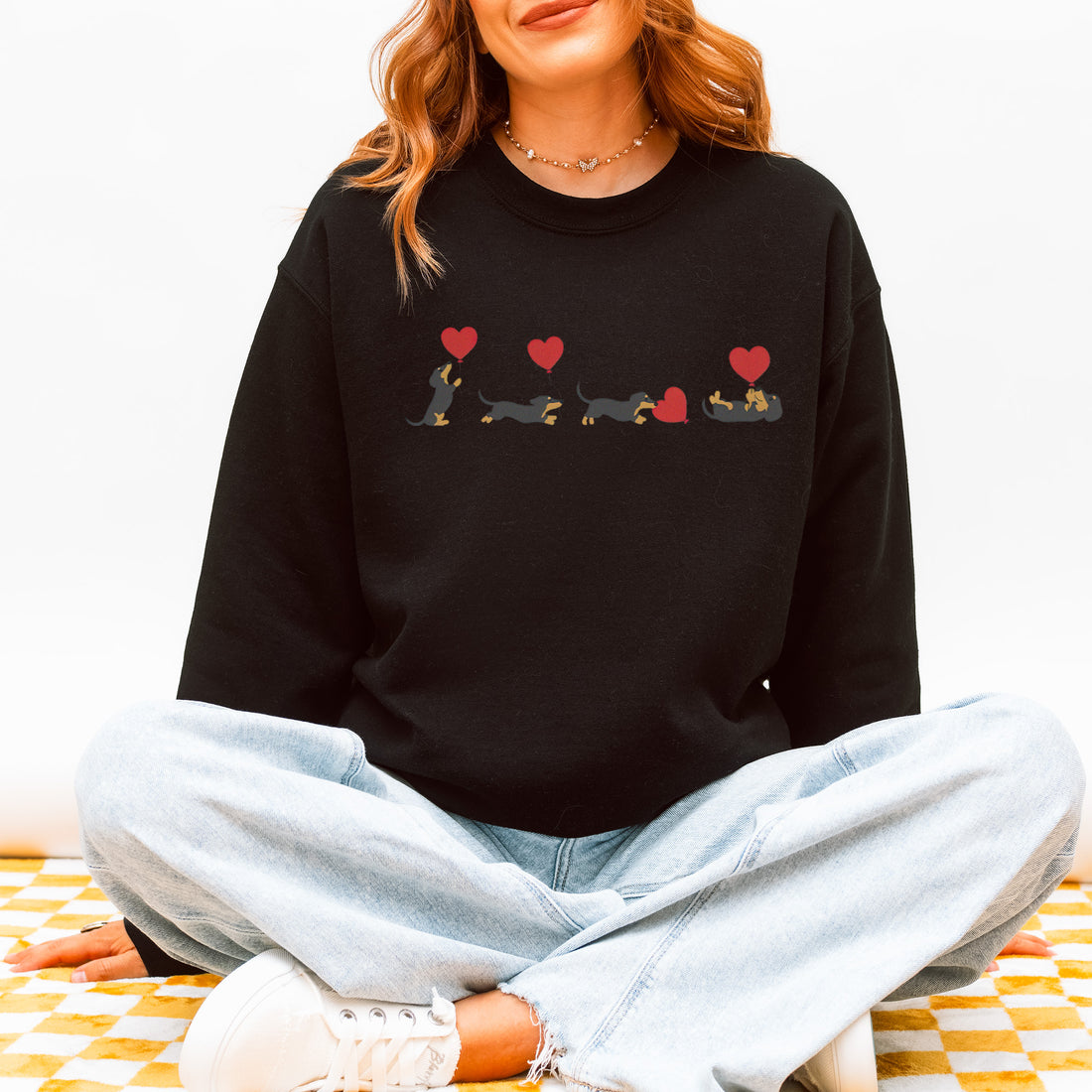 Dachshund With Heart Balloons Shirt – Valentine’s Day Sausage Dog Gift for Dog Mom