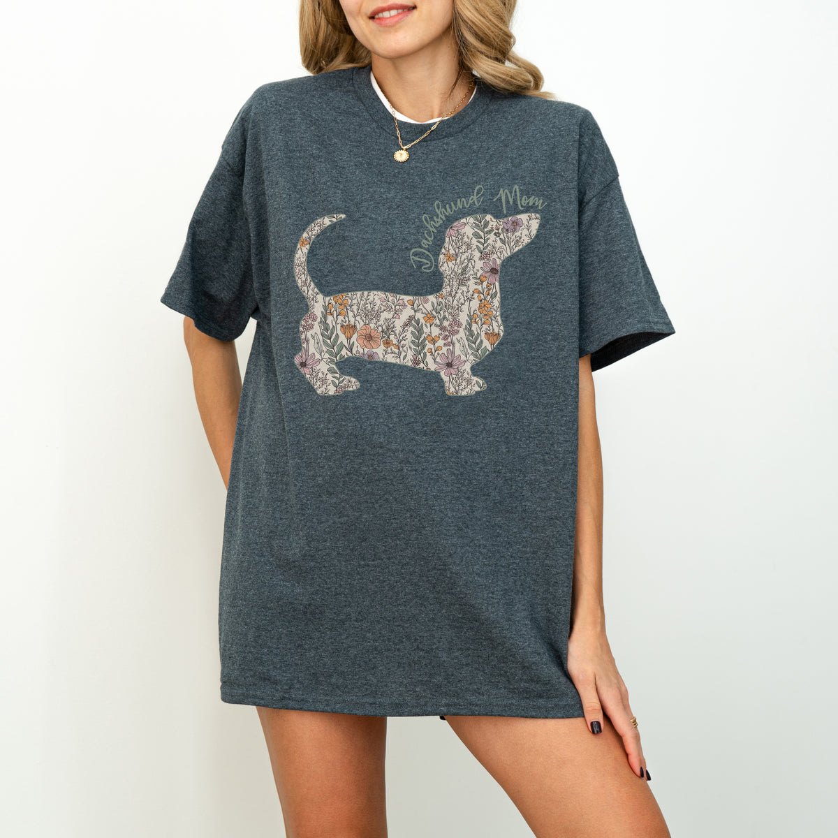 Personalized Dachshund Dog Mama T-Shirt – Custom Floral Dog Mom