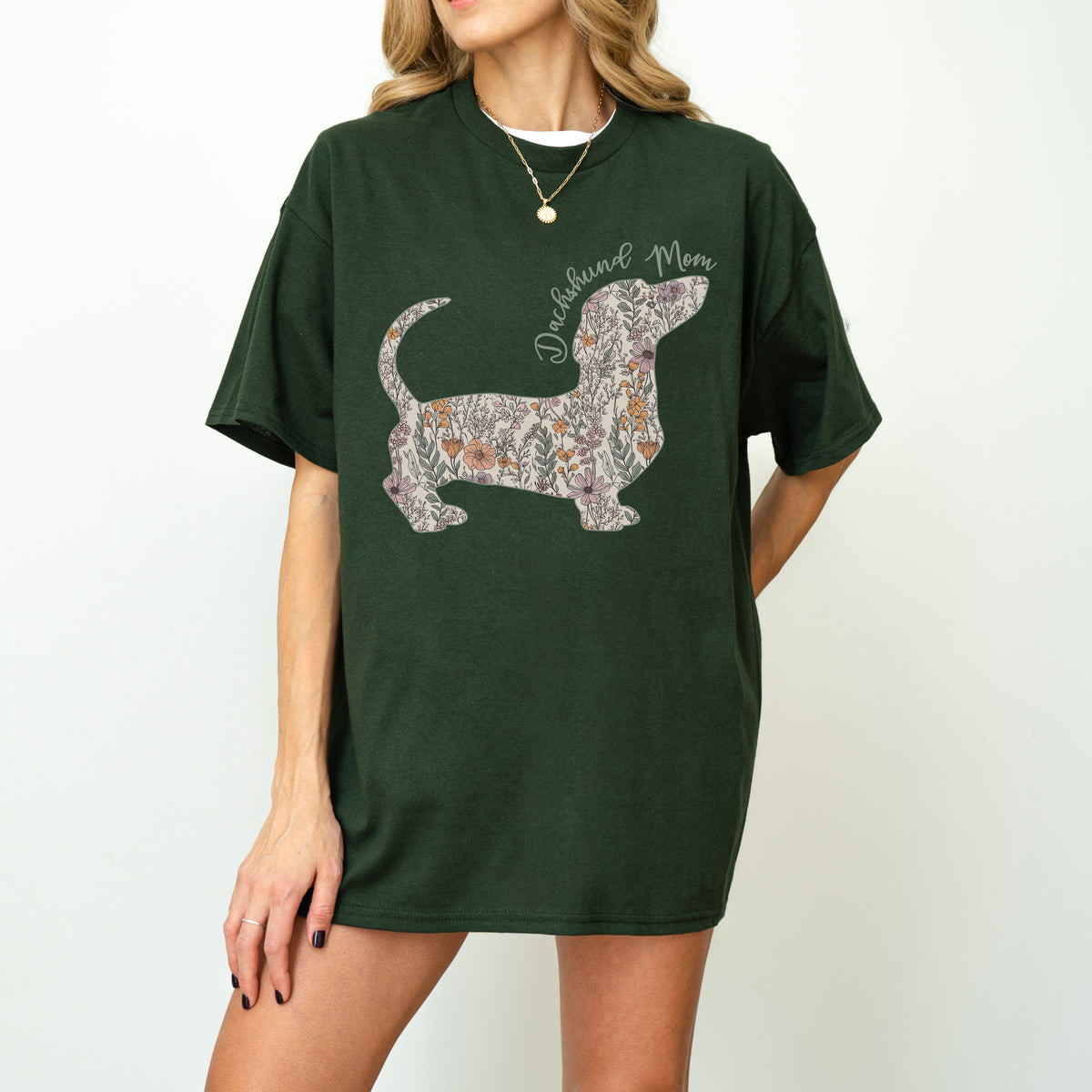 Personalized Dachshund Dog Mama T-Shirt – Custom Floral Dog Mom