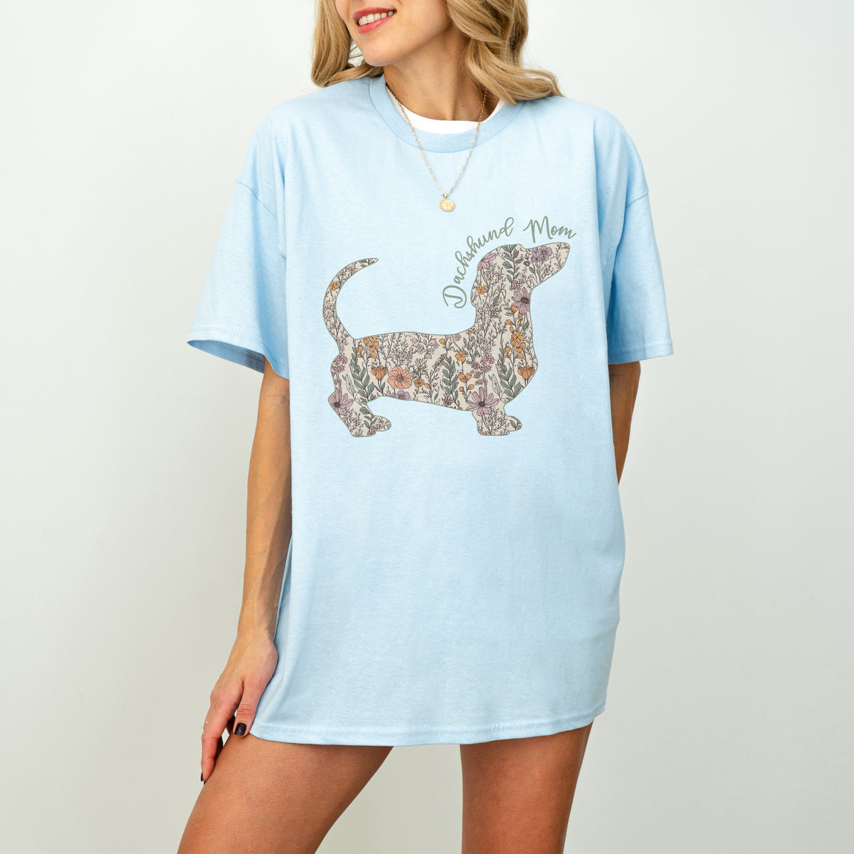 Personalized Dachshund Dog Mama T-Shirt – Custom Floral Dog Mom