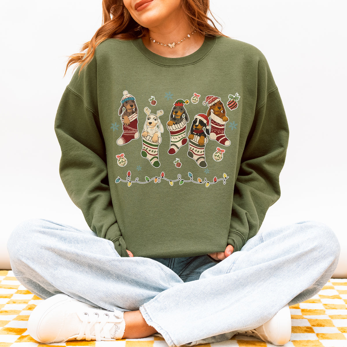 Dachshund Christmas Sweatshirt – Cute Doxie Mom Holiday Gift