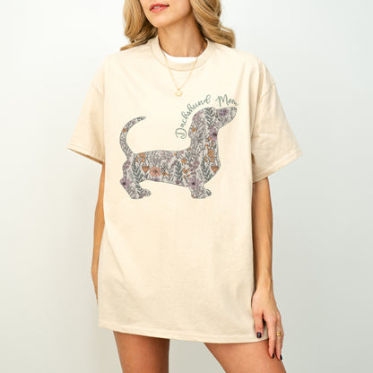 Personalized Dachshund Dog Mama T-Shirt – Custom Floral Dog Mom
