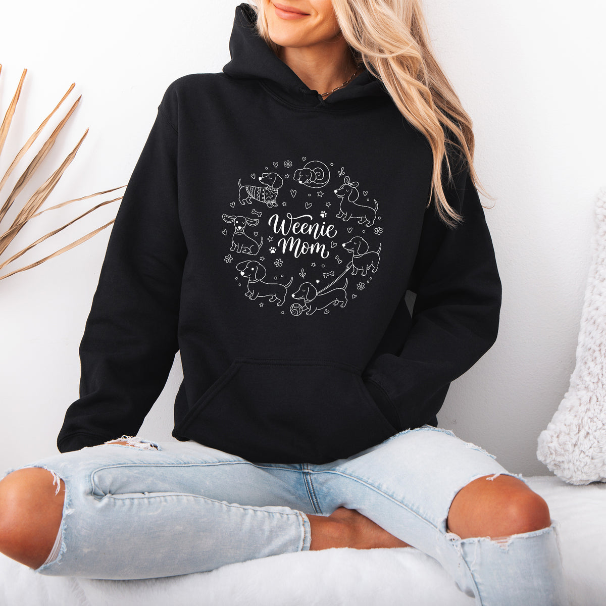Weenie Mom Dachshund Hoodie – Funny Doxie Mom Gift