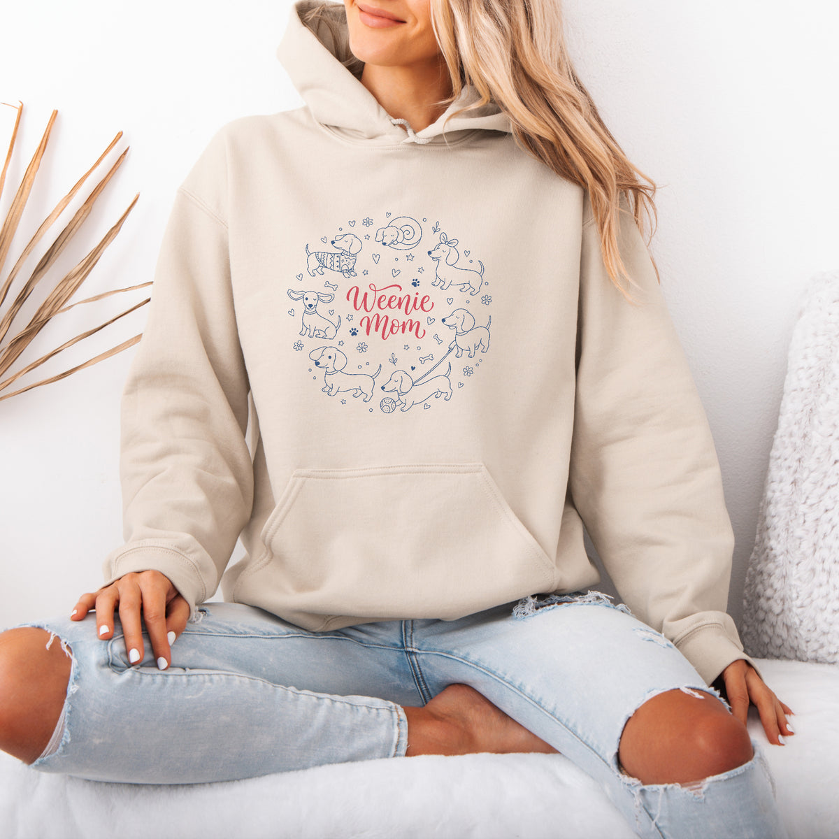 Weenie Mom Dachshund Hoodie – Funny Doxie Mom Gift