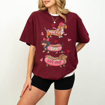 Cute Hot Dog Dachshund Valentine Shirt – Funny Love Wiener Dog Tee for Dog Moms and Doxie Lovers