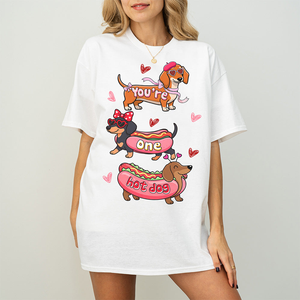 Cute Hot Dog Dachshund Valentine Shirt – Funny Love Wiener Dog Tee for Dog Moms and Doxie Lovers