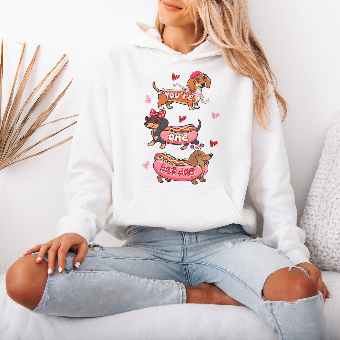 Cute Hot Dog Dachshund Valentine Hoodie – Funny Love Wiener Dog Hooded Sweatshirt for Dog Lovers